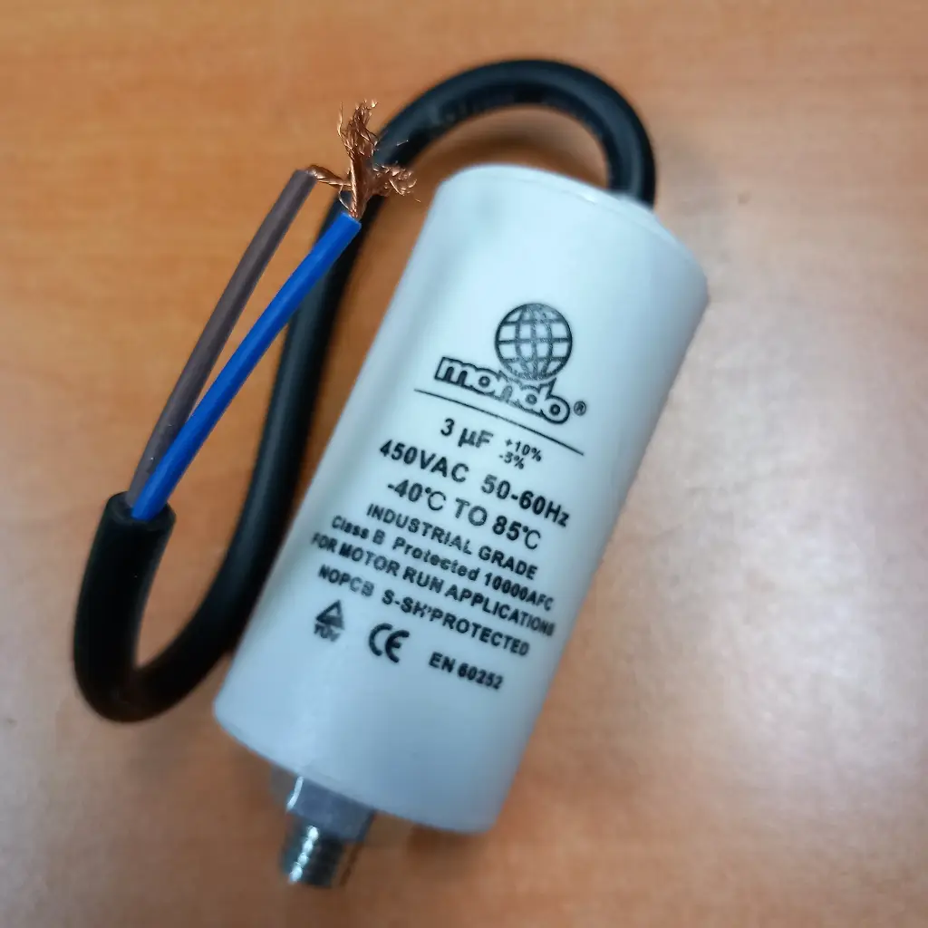 CONDENSATEUR  3µ AVEC FILS - Volt 450
