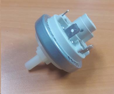 PRESSOSTAT- INTERRUPTEUR DE NIVEAU 60/30 - LV MIELE 4521250