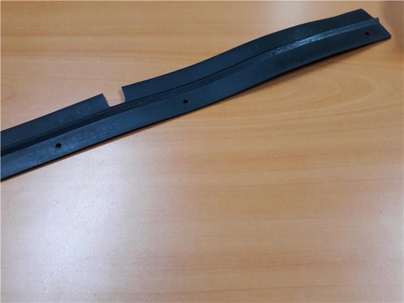 JOINT DE BAS DE PORTE LV SMEG 754130075 - Jusqu'à fin de stock