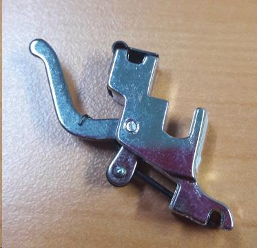 PIECE SUPPORT PIED  MACHINE A COUDRE SINGER - 416128201