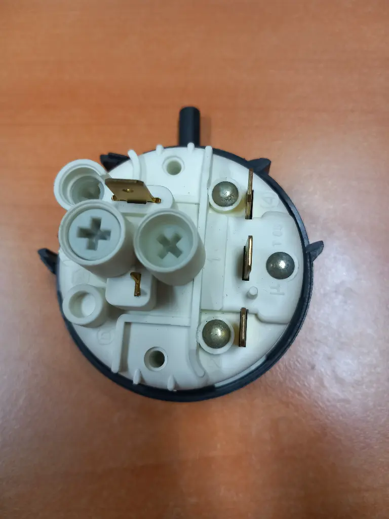 PRESSOSTAT ML ARISTON 066608