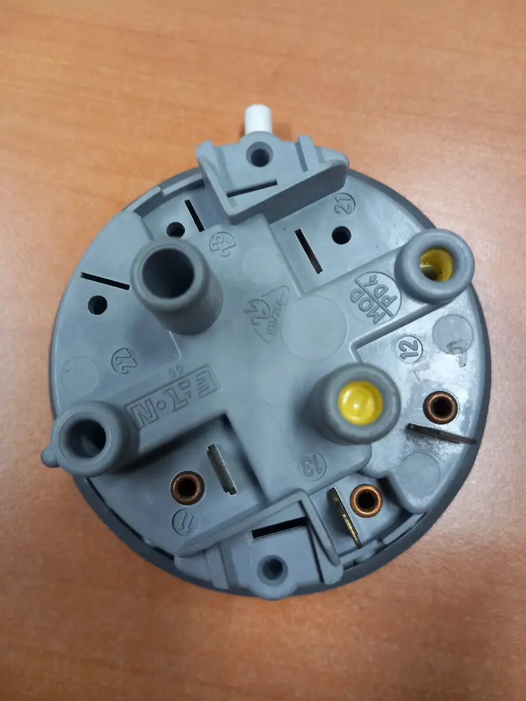 PRESSOSTAT ML ARISTON 217 104.145.34.3.8938
