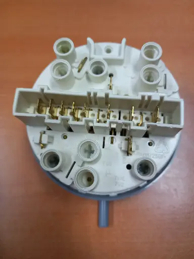 [104.001.005.009] PRESSOSTAT ML  WH 481927128926 - Jusqu'à fin de stock