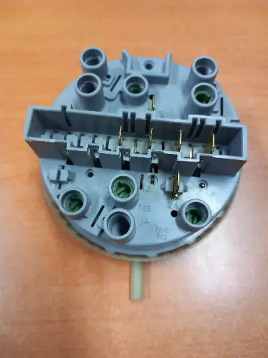 [104.001.005.011] PRESSOSTAT ML  WH 481927128544 -- Jusqu'à fin de stock-33/88 7472 029 73/35S 165/75