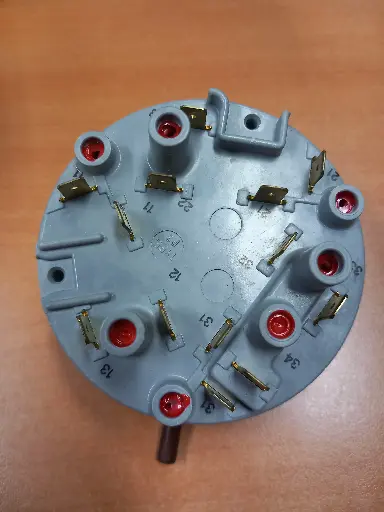 [104.001.005.013] PRESSOSTAT ML  WH 481927128018 - Jusqu'à fin de stock