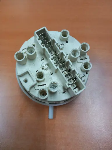 [104.001.009.012] PRESSOSTAT ML EL 1245335201 - Jusqu'à fin de stock-115/99