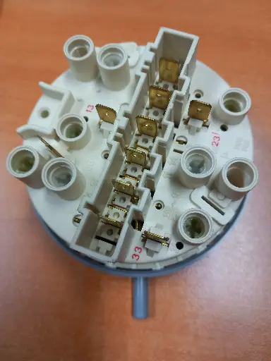 [104.001.009.001] PRESSOSTAT ML  ELECTROLUX-ZANUSSI 4210012690005 - Jusqu'à fin de stock-84/40-125/85-175/135