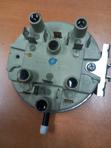 [104.001.005.035] PRESSOSTAT ML WHIRLPOOL 481927128318