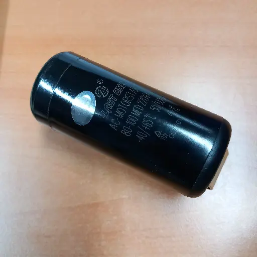 [125.000.000.023] CONDENSATEUR 80-100µF- 220V